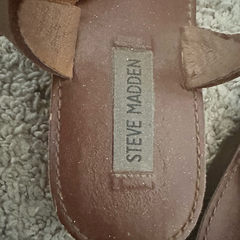 Sandals - Picture 3 of 4